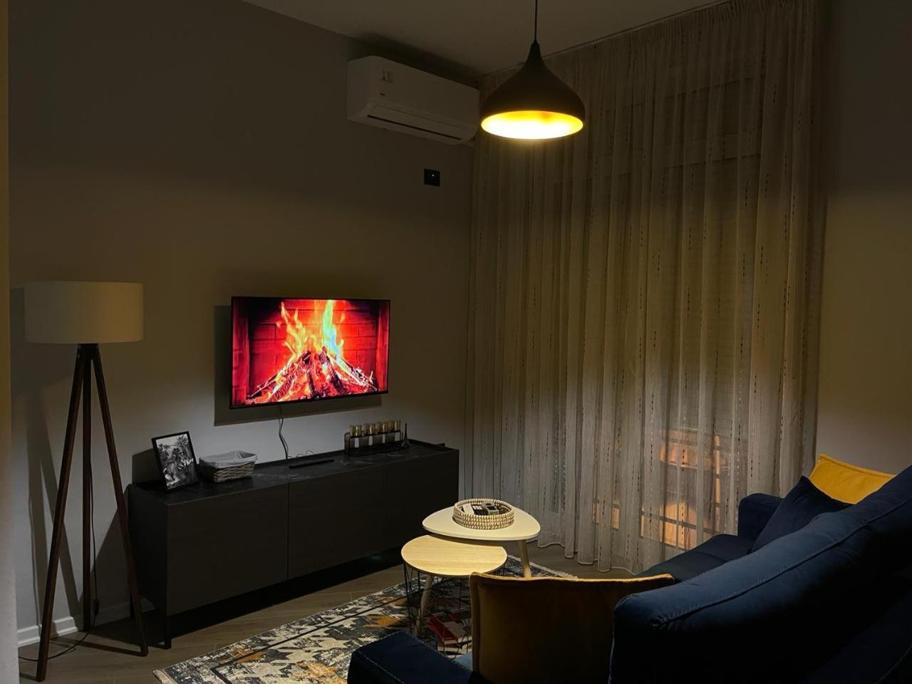 Am * Tirana